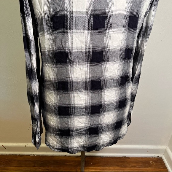 Chelsea & Theodore Button Down Flannel Shirt Black White Plaid - Picture 10 of 11